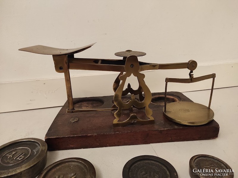 Antique postal scales with English weights postal device 673