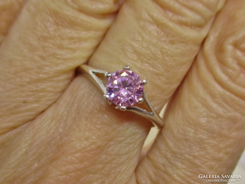 Gyönyörű  ezüst gyűrű rózsaszín cirkónia kővel
