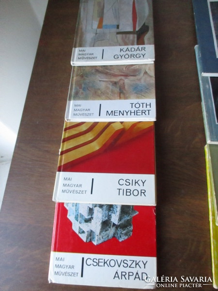 8 contemporary Hungarian art books