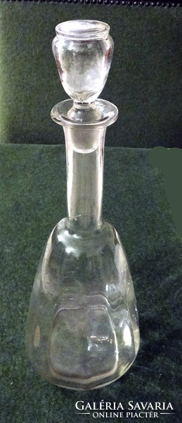 Régi üvegpoharak vizes+boros kiöntővel
