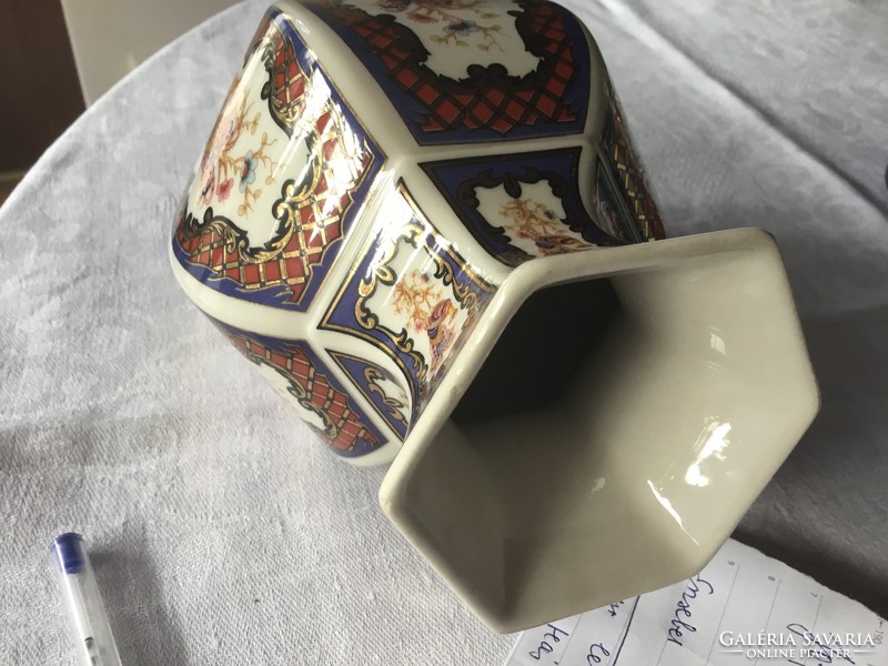 Vase, b. & G. Made in italy, 21 centimeter, bird vase