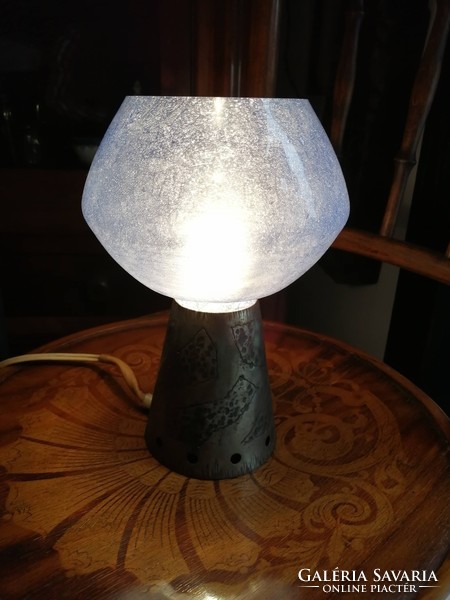 IPARMŰVÉSZETI LÁMPA KARCAGI BÚRÁVAL