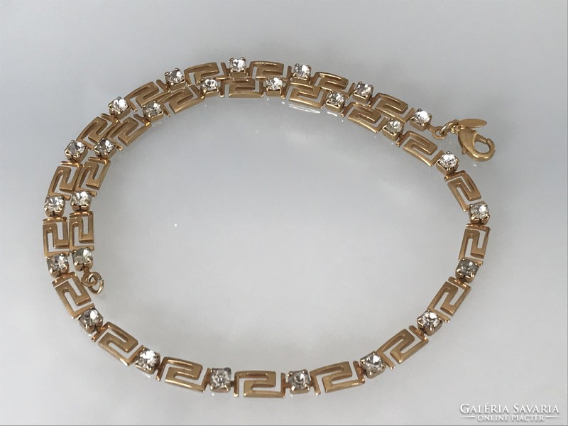 Necklace with shining crystals, marked hs