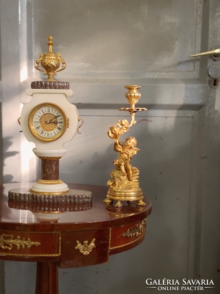 Marble fireplace clock with fire-gilded bronze candlestick
