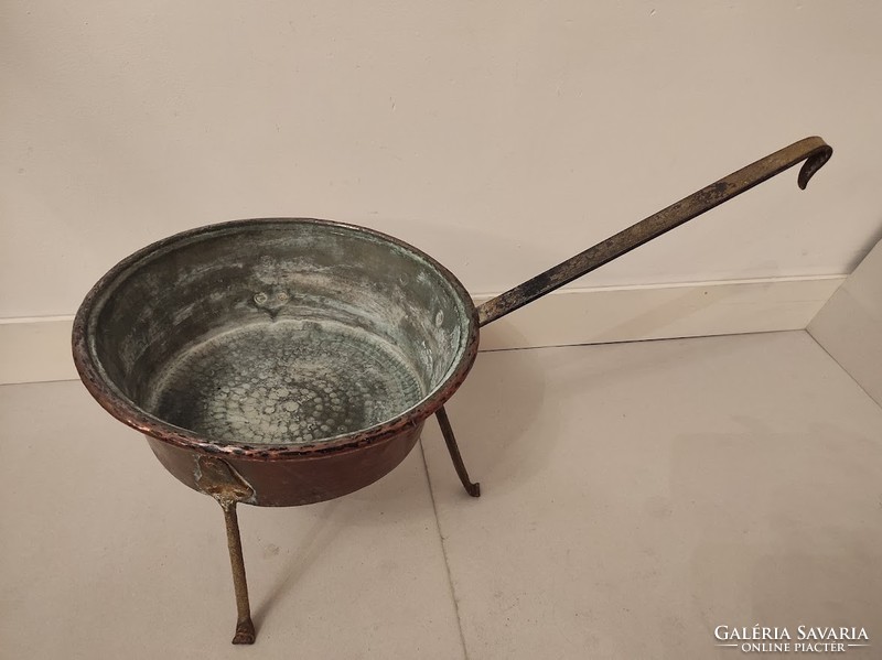 Antique kitchen utensil large tin-plated copper 3-legged pot with iron handle 828