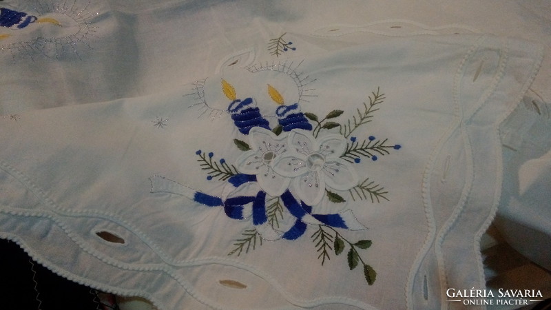 Embroidered canvas Christmas tablecloth 85 * 82cm