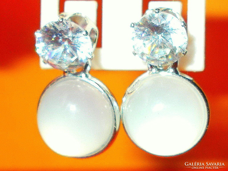 Opal zirconia stone spherical earrings
