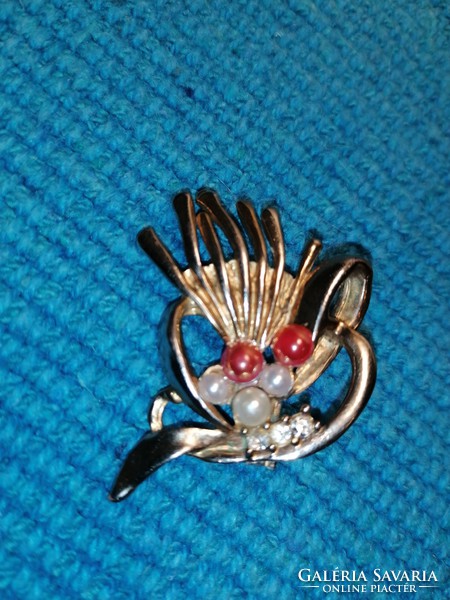 Retro brooch (97)