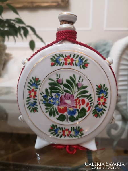 Hand-painted rose raven house porcelain bottle 17 x 13 cm