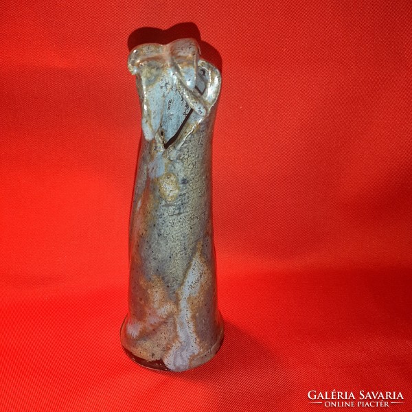 Absztrakt kerámia szobor, eozin mázhoz hasonló bevonatu, modern figura