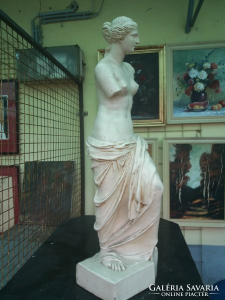 Statue ./ Aphrodite /