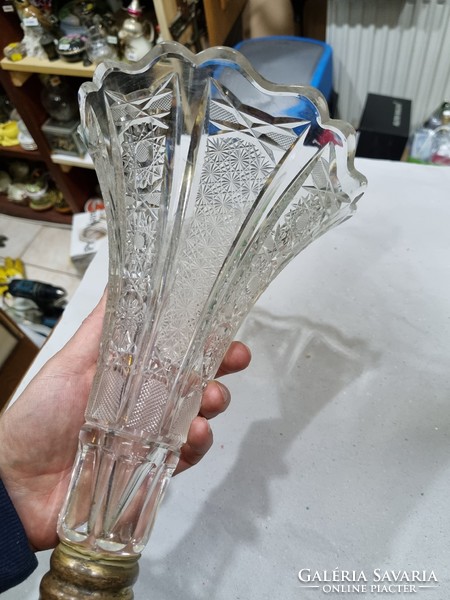Ezüst talpas kristály váza