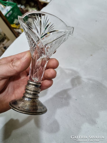 Ezüst talpas kristály váza