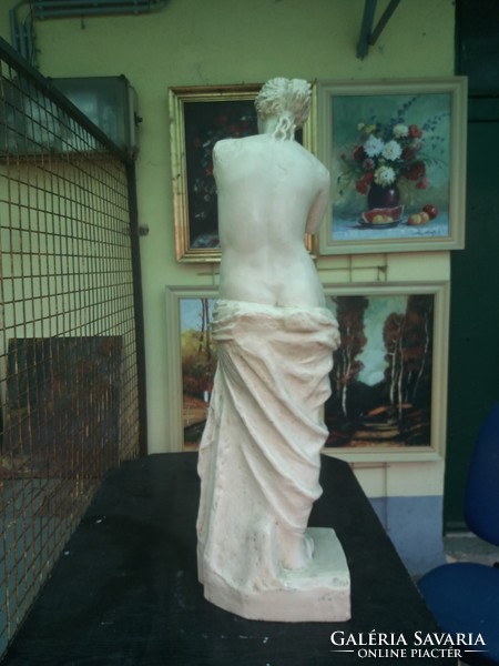 Statue ./ Aphrodite /