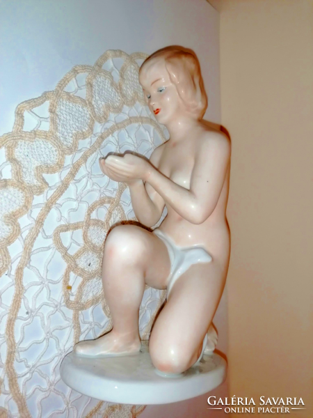 Gyönyörű Wallendorf "Forrásból merítő akt"  porcelán