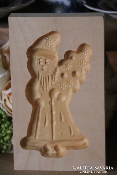 Gingerbread press Santa