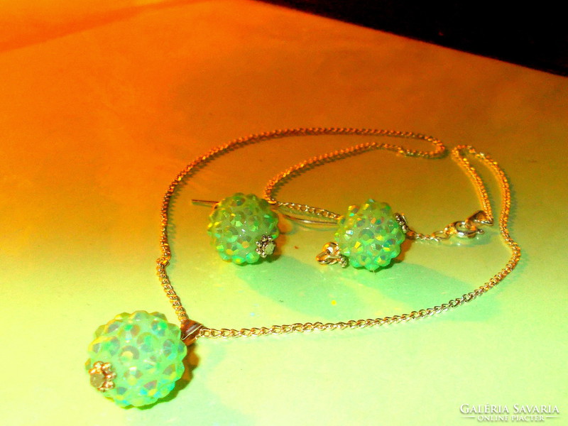 Apple green sparkling pearl necklace and earrings craft set