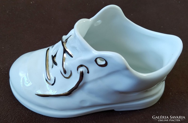 Porcelain baby shoes (aquincum)