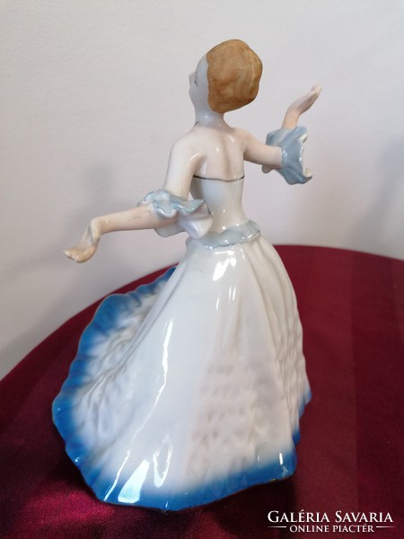 Kecses porcelán Táncos hölgy