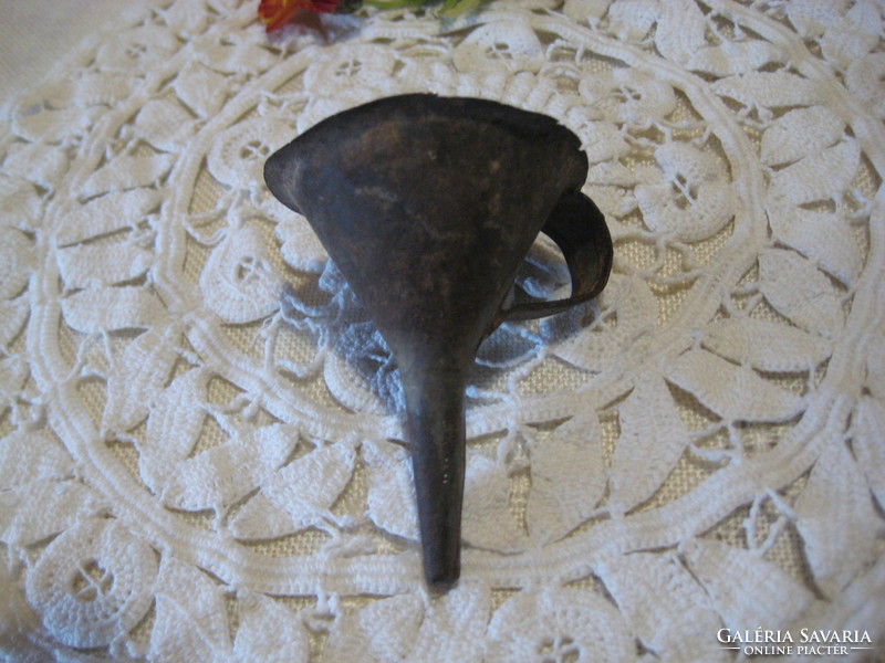 Antique small funnel, made of sheet iron 4.6 x 6 cm, tinned, handmade