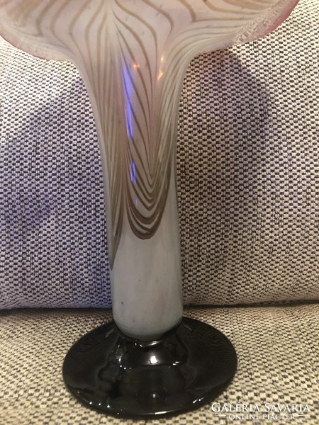 Szecessziós üveg váza.