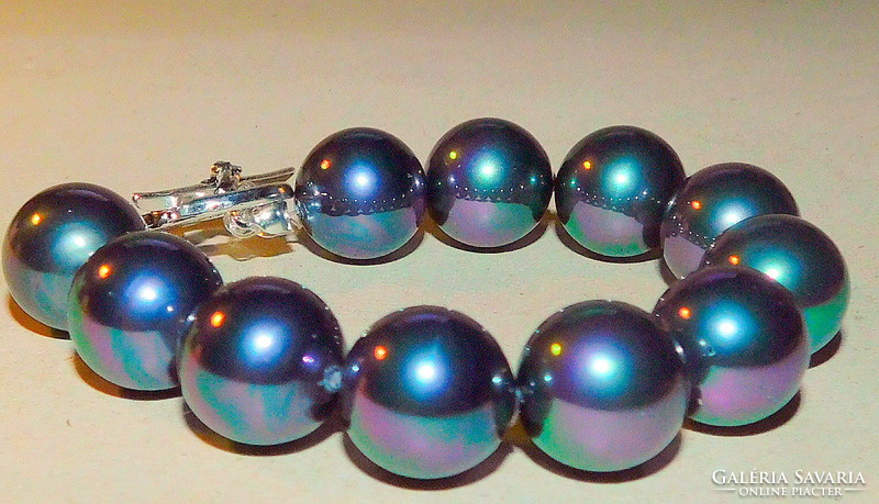 Midnight Peacock Shade Pearl Pearl Bracelet with Floral Ornate Clasp