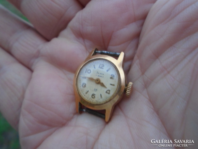 Zarja's female mechanic watch with brilliant artificial protection is excellent for daily use