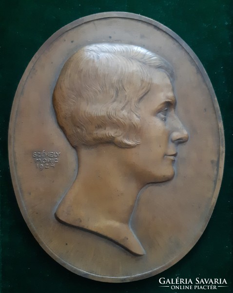 Székely Móric: Bubi frizurás hölgy 1924, bronz dombormű, relief