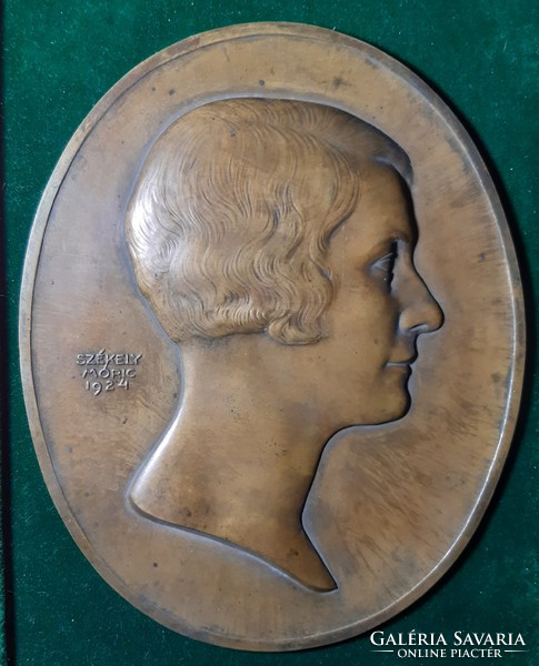Székely móric: lady with jack hairstyle 1924, bronze relief, relief
