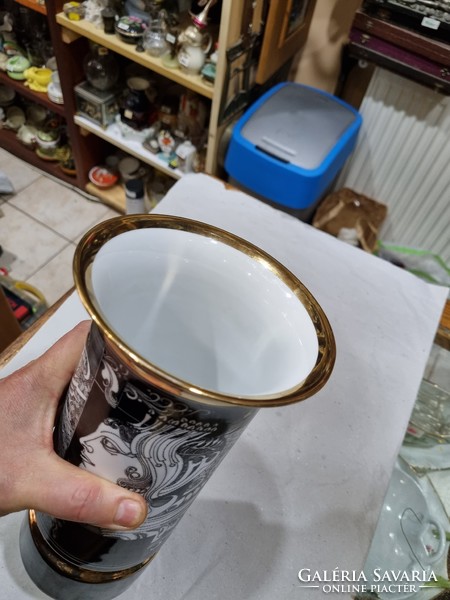 Szász Endre porcelán váza
