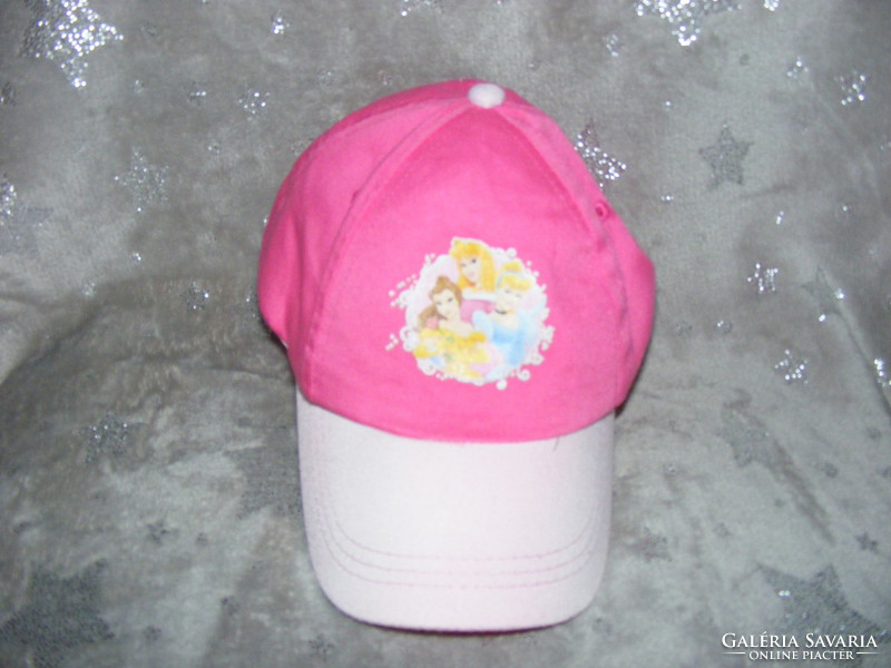 Disney princess little girl in baseball cap, hat, advertising new.