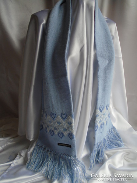 New light blue heart-shaped scarf. 160 X 20 cm + fringe.