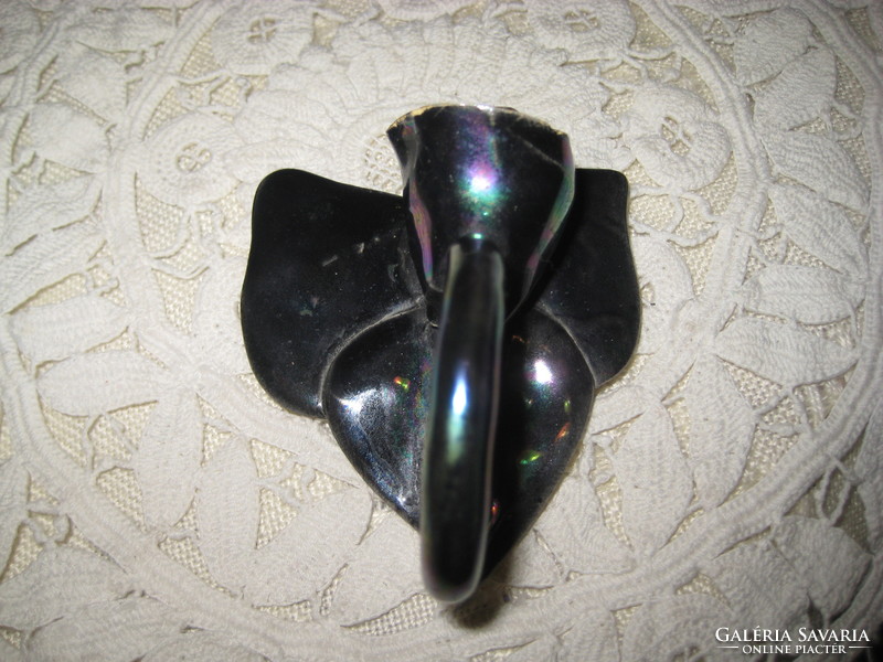 Porcelain, black rose, with beautiful iridescent colors, unmarked 7 x 6 cm