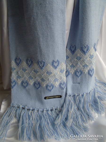 New light blue heart-shaped scarf. 160 X 20 cm + fringe.