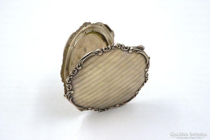 Silver, art deco compact powder box, 835 / fineness, with the manufacturer's mark.