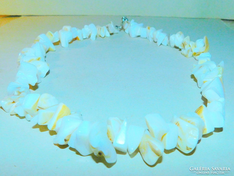 Mother of pearl shell necklace - larger eyes