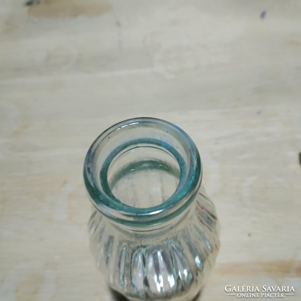 Tejért feliratos fél literes tejes üveg