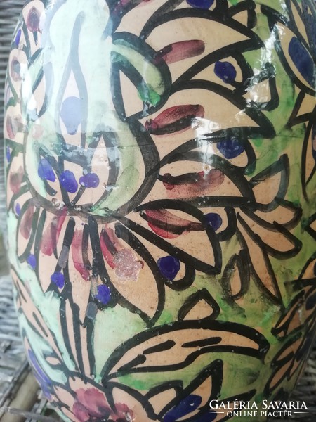 Antik virágmintás kerámia váza