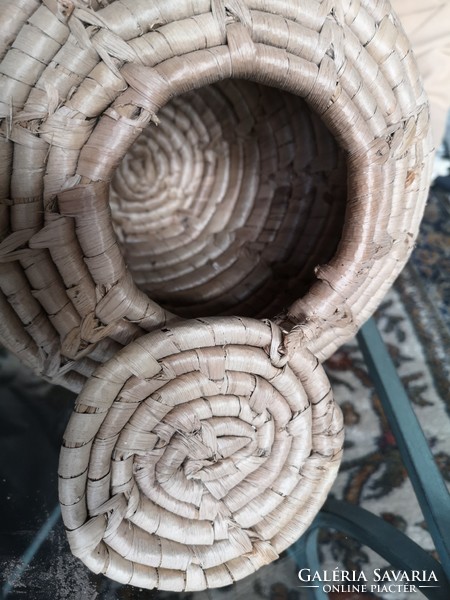 Onion basket with mat with lid, torn door, handmade