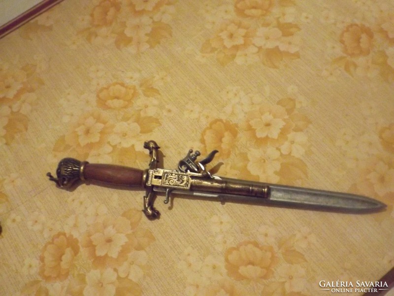Pistol dagger weapon ornament bayonet xiv century rare replica
