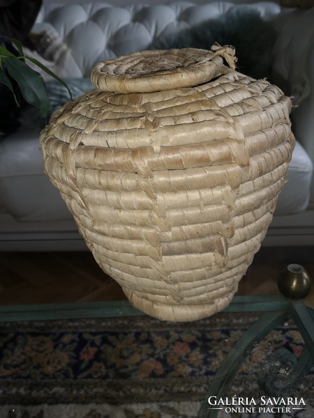 Onion basket with mat with lid, torn door, handmade