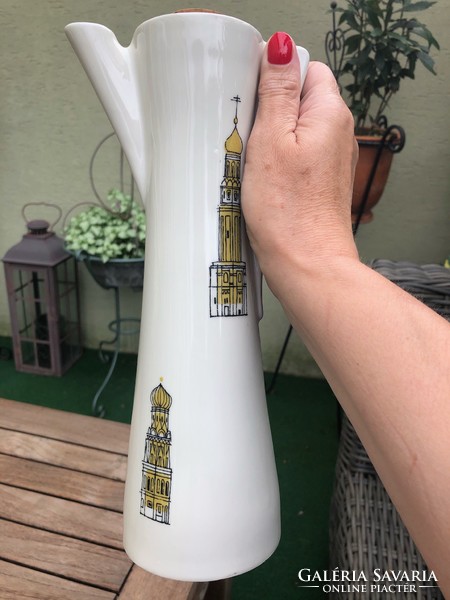 Art deco, retro porcelain spout