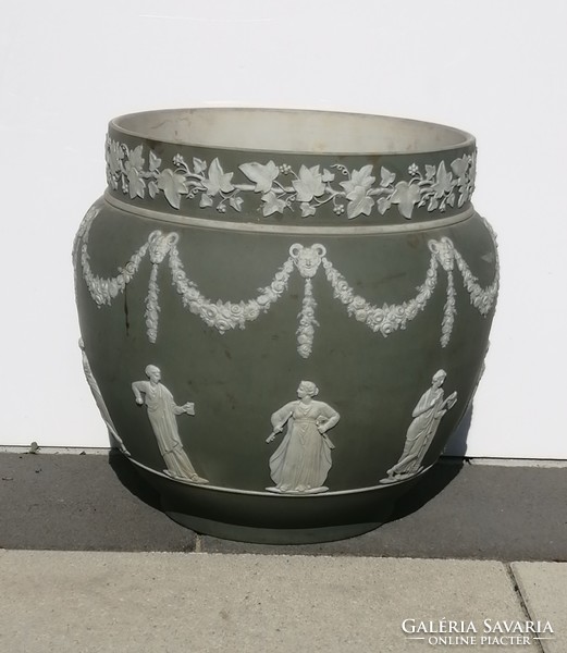 Wedgwood faunhead large large rare porcelain pot from the 1800s from the Talpai-Buda collection