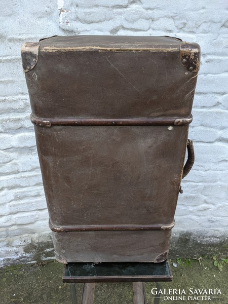 Wooden ribbed vintage suitcase (large)