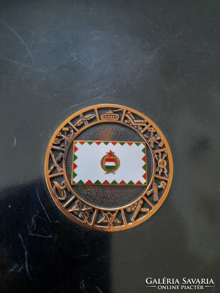 Bronz tál Kádár címerrel
