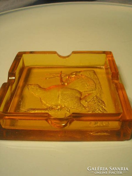 N10 antique amber colored hunters can bird bustards pattern ?? Ashtray is a rarity