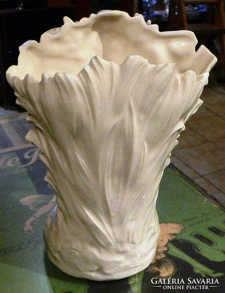 Decorative vase