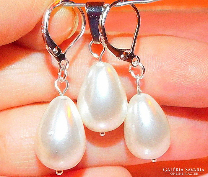 Off-white shell pearl drop pearl earrings and pendant set
