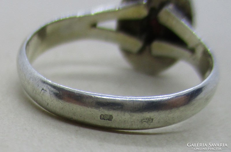 Gyönyörű ezüstgyűrű valódi ametiszt kővel