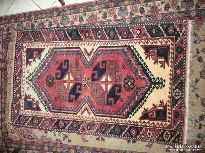Antik kaukázusi Kazak szőnyeg nagyon szép állapotban (falvédőként használták csak)